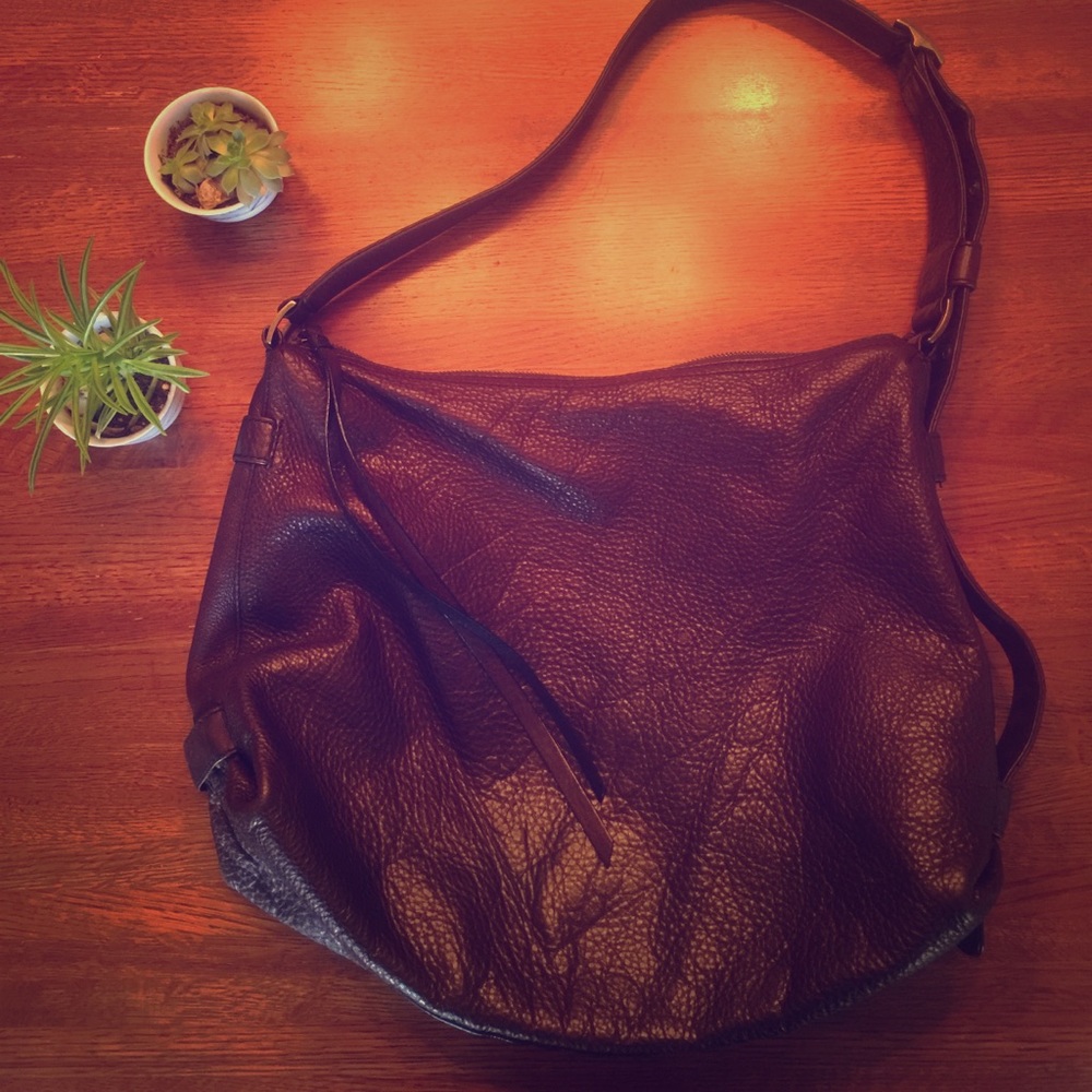 Amazing Banana Republic Brown Pebbled Leather Bag